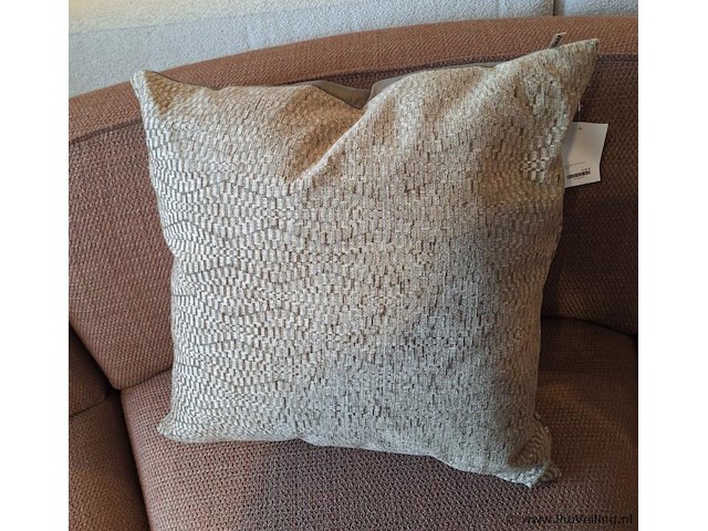 Sierkussen brown - 60x60cm - afbeelding 1 van  1