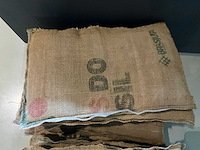 Sierkussens van jute koffiezakken (15x) - afbeelding 3 van  4