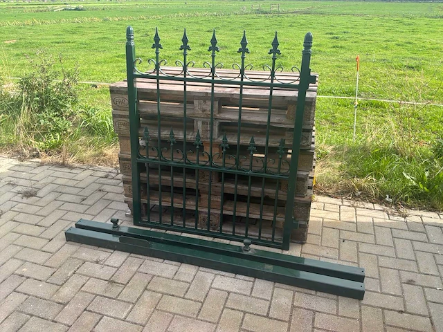 Sierpoort / toeganspoort - afbeelding 1 van  2