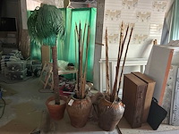 Siervazen en kunstpalmboom - afbeelding 1 van  1