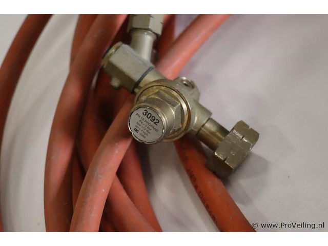 Sievert gasslang met branderhandgreep en slangbreukventiel 3092 p/n 18 - afbeelding 3 van  4
