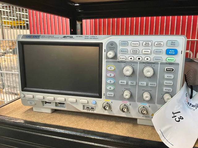 Siglent sds 1104x-e oscilloscope - afbeelding 2 van  4