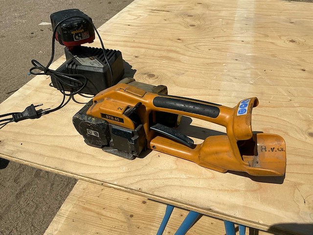 Signode strapex stb65 accubindapparaat met trolley, bindband, accu, lader en sluitklemmen - afbeelding 7 van  11