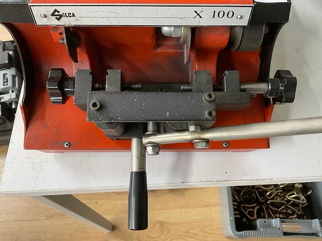 Silca x100 sleutel-/sleutelfreesmachine - afbeelding 2 van  2
