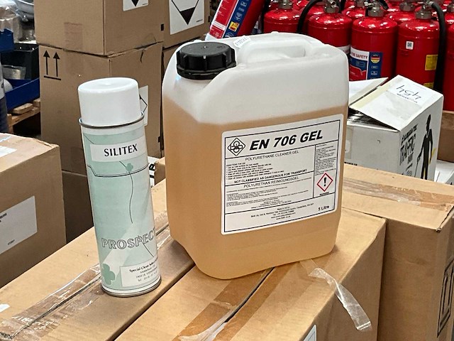 Silitex en bio8 prospect anti hechtmiddel spuitbus en polyurethaan cleaner - afbeelding 1 van  6