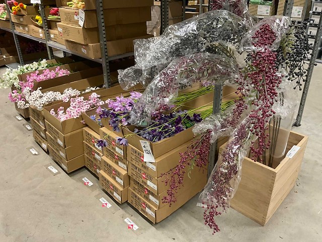 Silka, art en emerald kunstbloemen - afbeelding 1 van  6