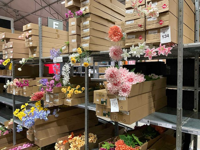 Silka, art en emerald kunstbloemen - afbeelding 1 van  16