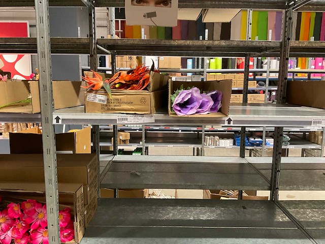 Silka, art en emerald kunstbloemen - afbeelding 7 van  12