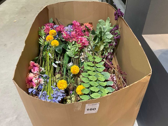 Silka, art en emerald kunstbloemen - afbeelding 1 van  10