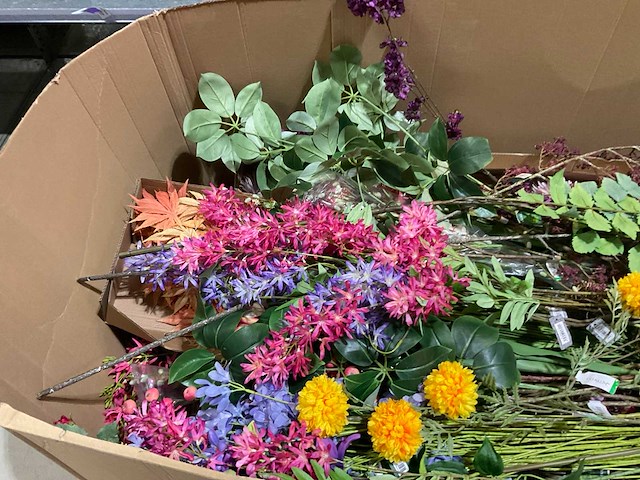 Silka, art en emerald kunstbloemen - afbeelding 4 van  10