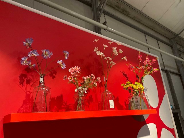 Silka en emerald kunstbloemen op vazen (5x) - afbeelding 2 van  2