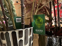 Silka en emerald kunstbloemen op vazen - afbeelding 6 van  9