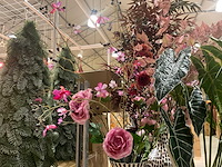 Silka en emerald kunstbloemen op vazen - afbeelding 9 van  9