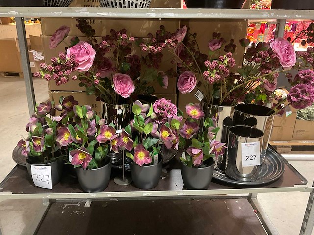 Silka en emerald kunstbloemen op vazen - afbeelding 1 van  6