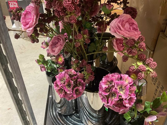 Silka en emerald kunstbloemen op vazen - afbeelding 4 van  6