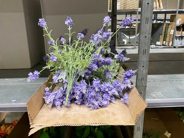 Silka en emerald kunstbloemen - afbeelding 5 van  14