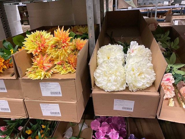 Silka en emerald kunstbloemen - afbeelding 8 van  14