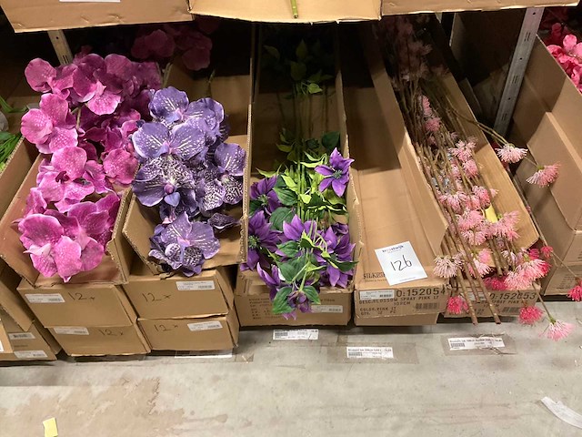 Silka en emerald kunstbloemen - afbeelding 12 van  14