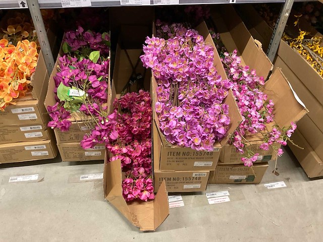 Silka en emerald kunstbloemen - afbeelding 4 van  13