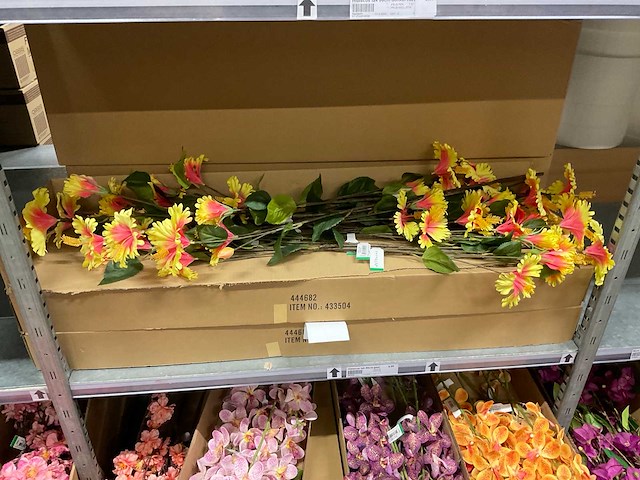 Silka en emerald kunstbloemen - afbeelding 13 van  13