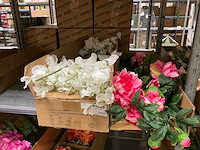 Silka en emerald kunstbloemen - afbeelding 5 van  21