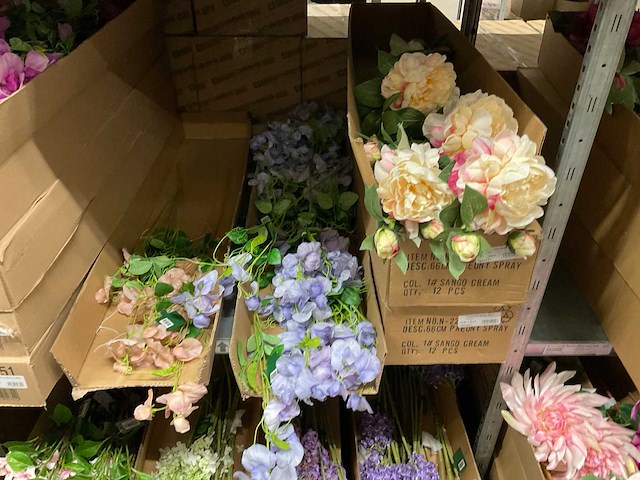 Silka en emerald kunstbloemen - afbeelding 7 van  21