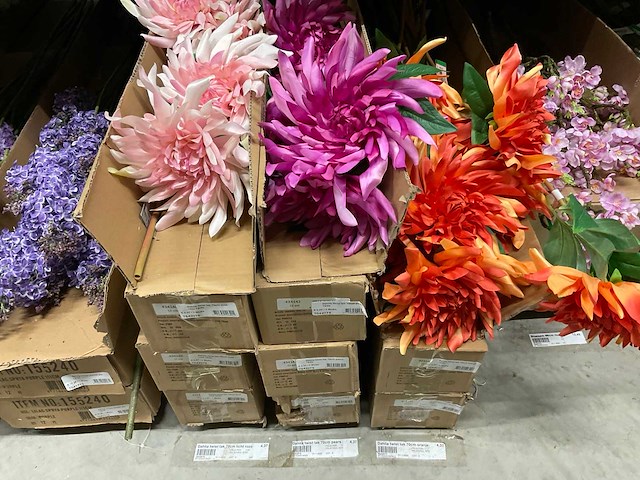 Silka en emerald kunstbloemen - afbeelding 11 van  21