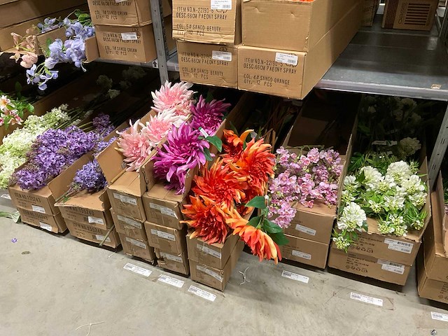 Silka en emerald kunstbloemen - afbeelding 1 van  21