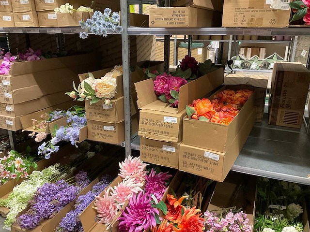 Silka en emerald kunstbloemen - afbeelding 12 van  21