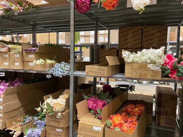 Silka en emerald kunstbloemen - afbeelding 15 van  21