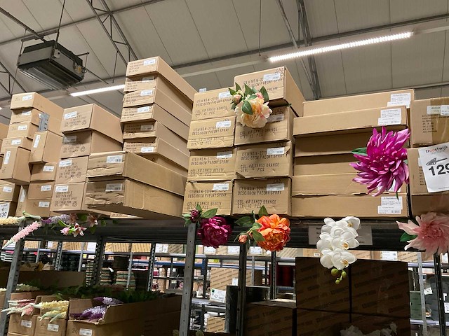 Silka en emerald kunstbloemen - afbeelding 16 van  21