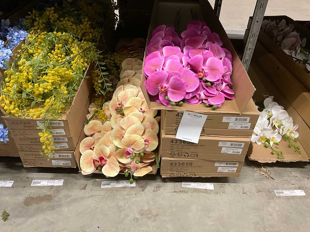 Silka en emerald kunstbloemen - afbeelding 11 van  20