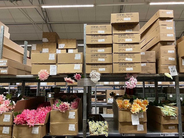 Silka en emerald kunstbloemen - afbeelding 15 van  20