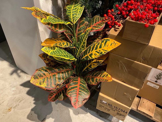 Silka en emerald kunstbloemen - afbeelding 10 van  13