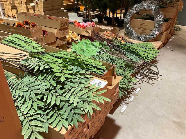 Silka en emerald kunstbloemen - afbeelding 2 van  6