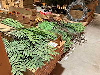 Silka en emerald kunstbloemen - afbeelding 2 van  6