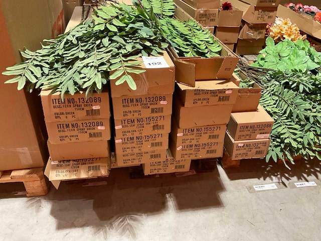 Silka en emerald kunstbloemen - afbeelding 3 van  6