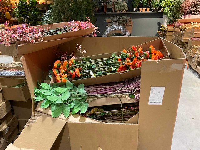 Silka en emerald kunstbloemen - afbeelding 1 van  7