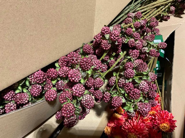 Silka en emerald kunstbloemen - afbeelding 4 van  7