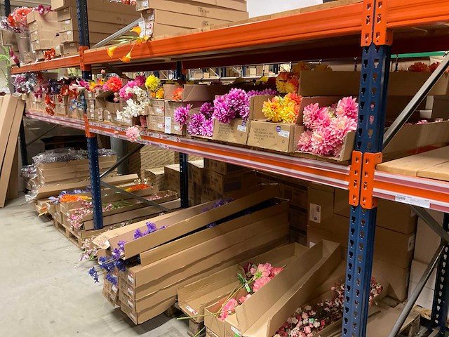 Silka en emerald kunstbloemen - afbeelding 1 van  11