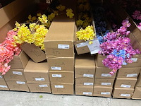 Silka en emerald partij kunstbloemen - afbeelding 5 van  9