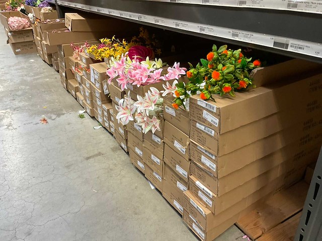 Silka en emerald partij kunstbloemen - afbeelding 1 van  10