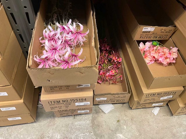 Silka en emerald partij kunstbloemen - afbeelding 4 van  10