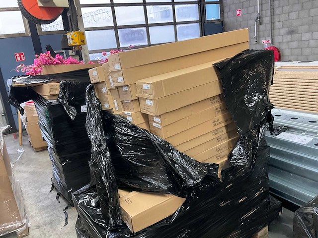 Silka en emerald partij kunstbloemen - afbeelding 10 van  10