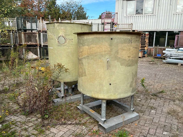 Silo - afbeelding 6 van  6