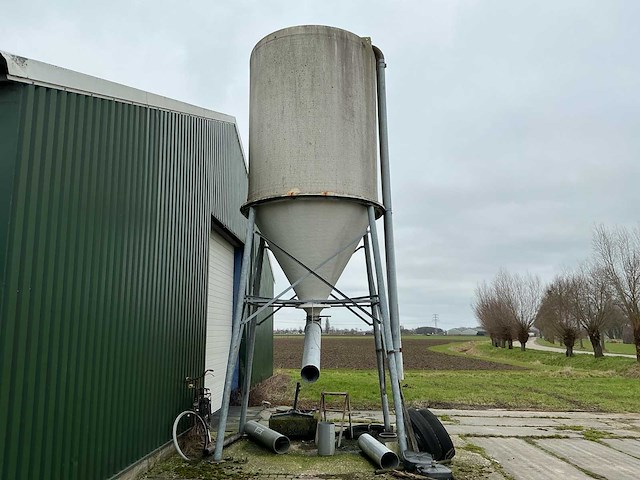 Silo - afbeelding 2 van  8