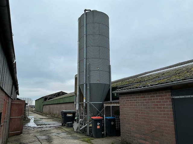 Silo - afbeelding 1 van  9