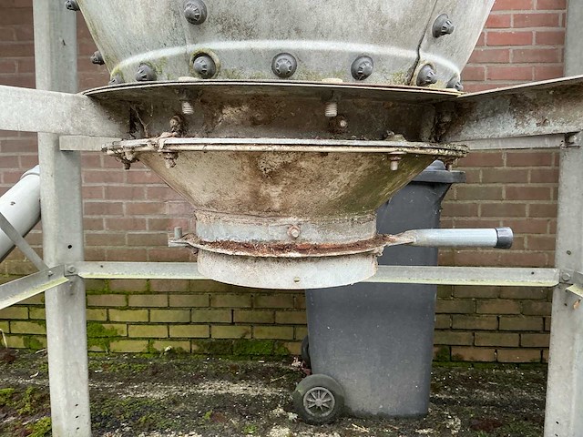 Silo - afbeelding 3 van  9