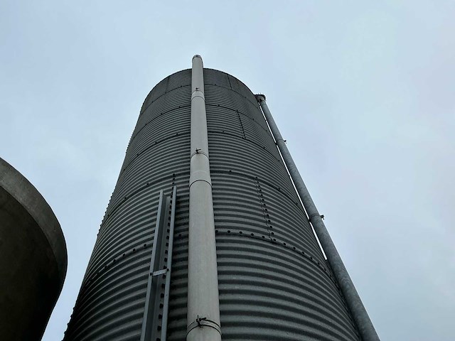 Silo - afbeelding 6 van  9