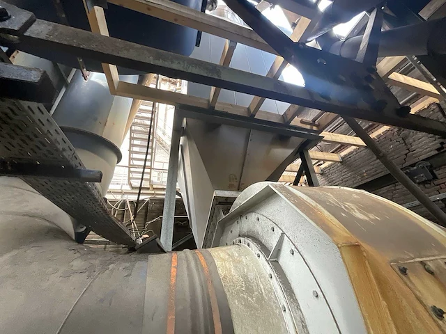 Silo - afbeelding 4 van  23